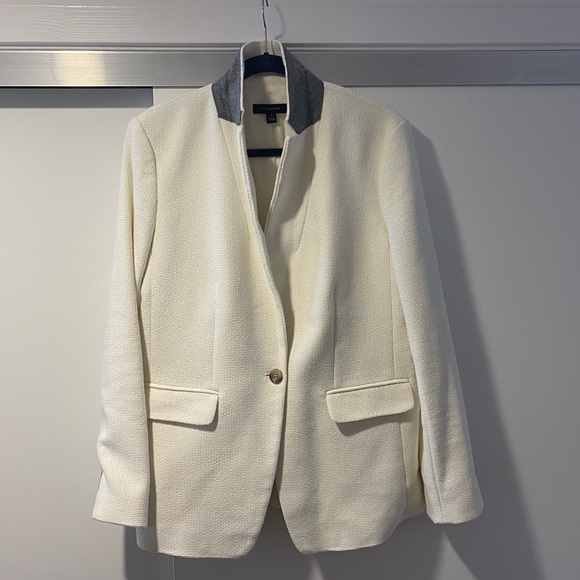 White tweed blazer with contrast collar - Picture 5 of 6